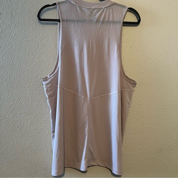 Nike Dri-Fit Running Woman’s Tank Top Size XL Pink Athletic Workout Shirt - Picture 2 of 4